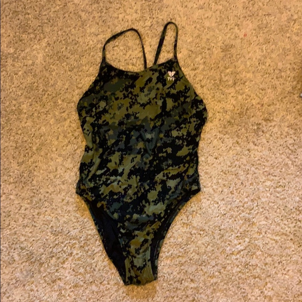 TYR Camo practice suit